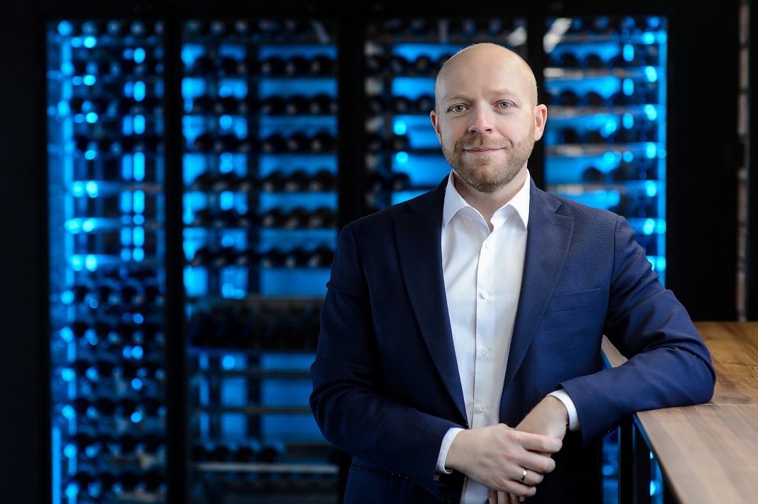 Член правління, фінансовий директор Crédit Agricole Ukraine Віталій Кучер