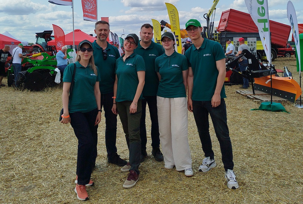 Credit Agricole agrarian team-3