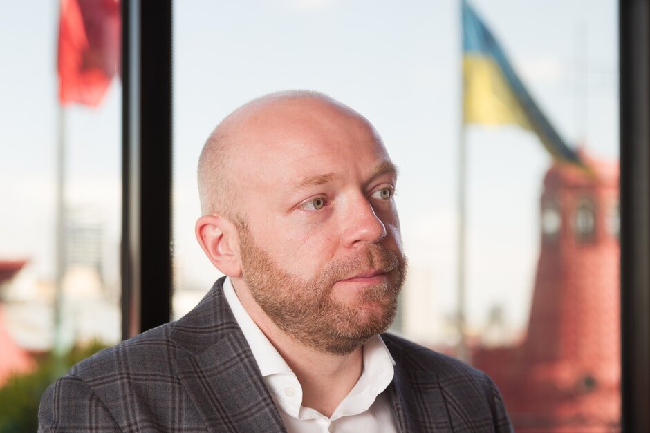 Віталій Кучер, Член правління та фінансовий директор Credit Agricole-4